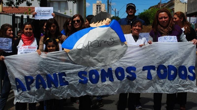 Nuevo reclamo de docentes y padres de Apane