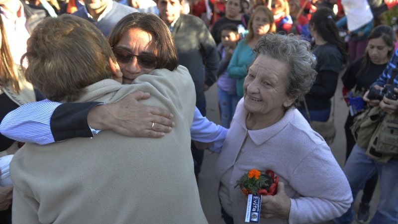 Lucía caminó junto a los candidatos del FJPV en Valle Viejo y Capital