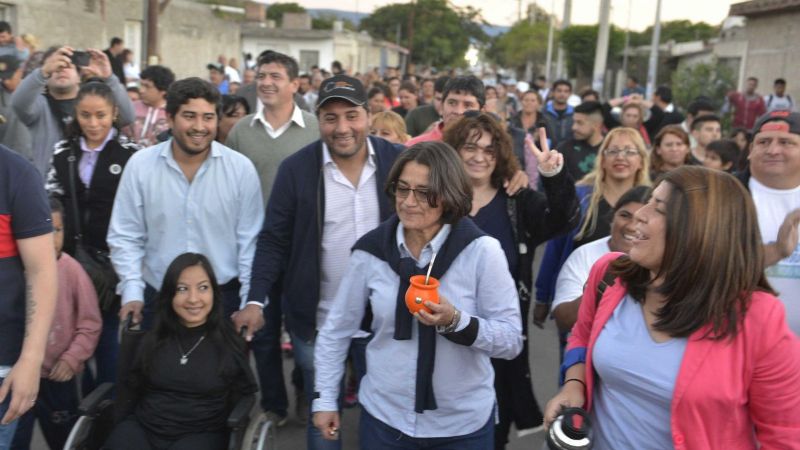 Lucía caminó junto a los candidatos del FJPV en Valle Viejo y Capital