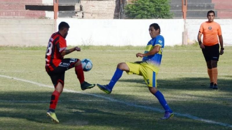 Policial cayó goleado por Comercio (y Banegas)