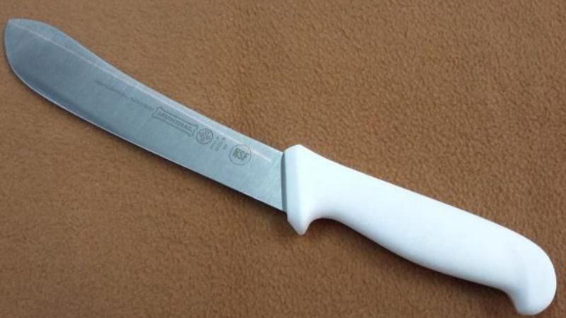 Agredió a un joven y le encontraron un cuchillo carnicero