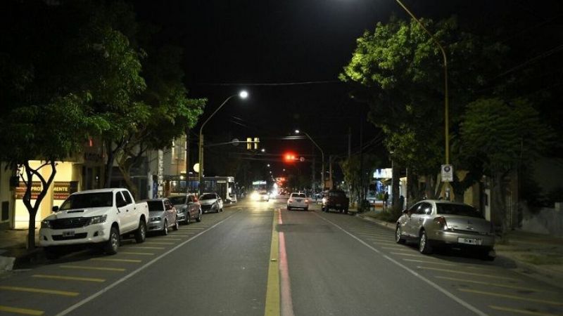 Prueba operativa de nuevas luminarias LED en avenida Belgrano