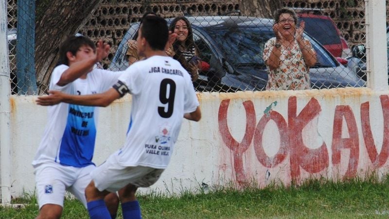 Agónicamente y con lo justo, Las Chacras a la final