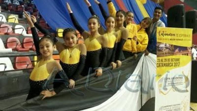 Patinadoras andalgalenses de la ACAP, en San Juan