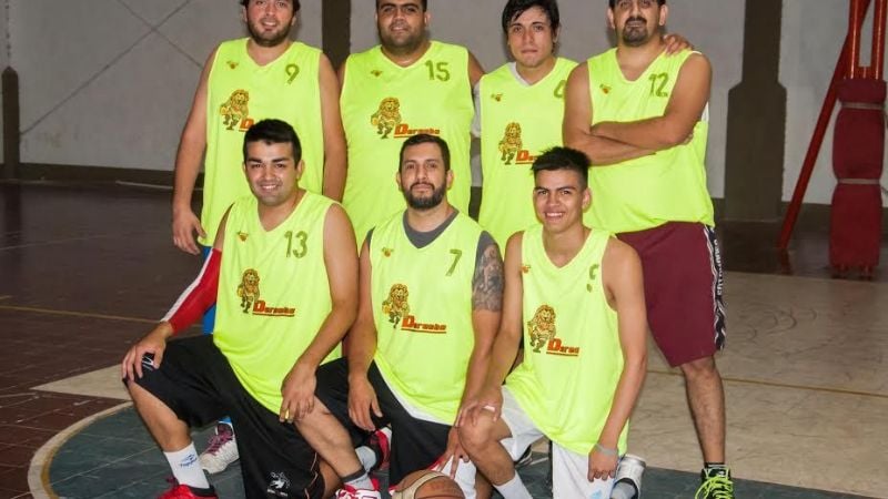 Juegan por el Anual de la Liga Universitaria de básquet