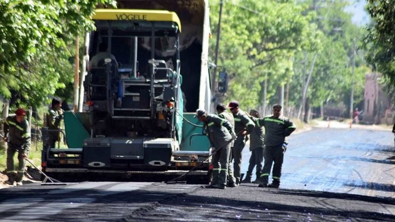 Continúan los trabajos de pavimentación en Fray Mamerto Esquiú