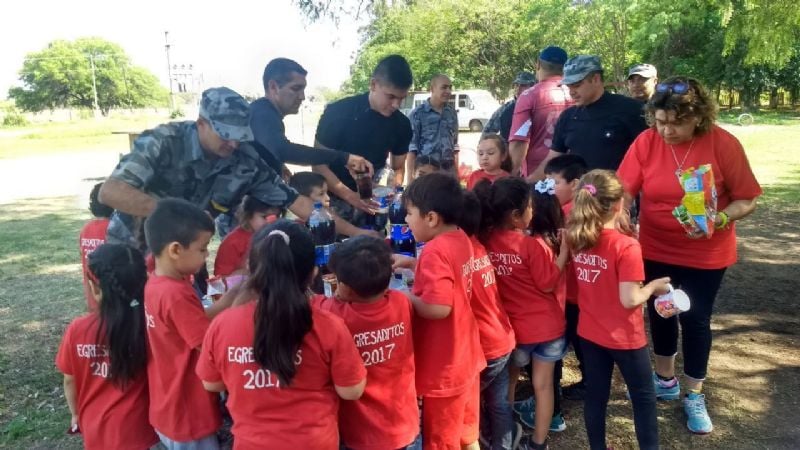 La División Canes recibió a niños de la Escuela Municipal N° 3