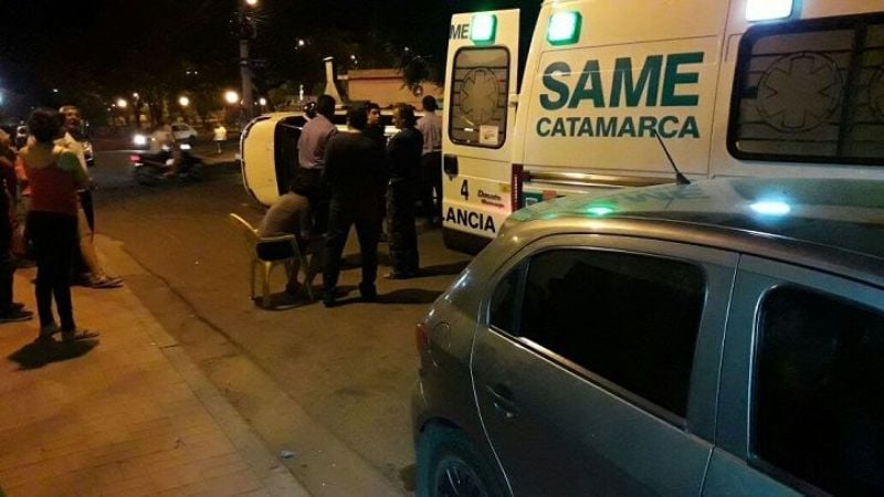 Choque y vuelco en la ciudad