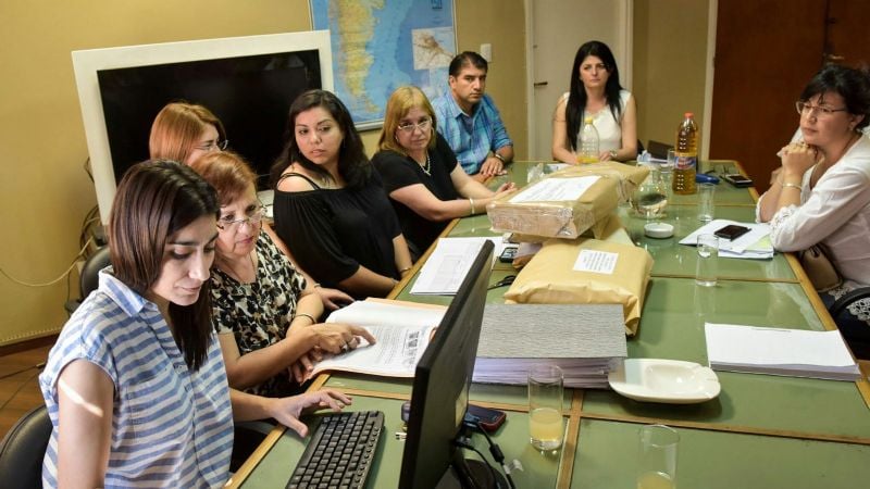 Cordero en la apertura de sobres para el nuevo edificio de la Escuela de Balcozna