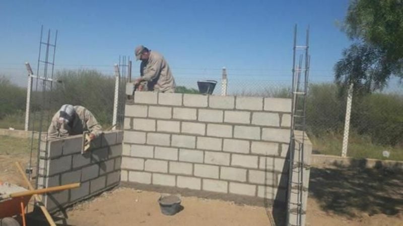Construyen garita frente al hospital