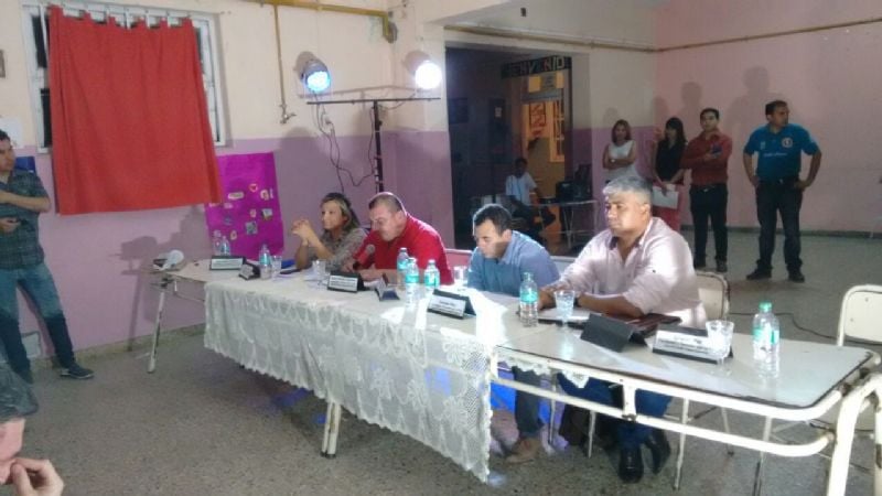 Candidatos presentaron sus propuestas en el IES Recreo