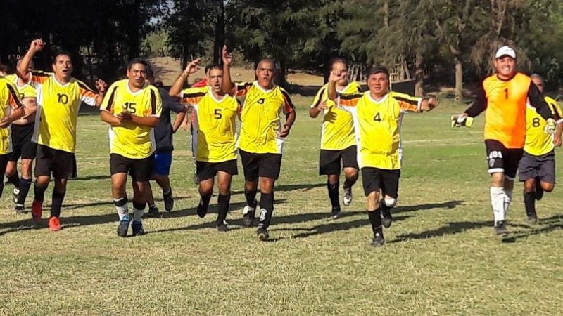 Los Policías, justos campeones de la Sénior