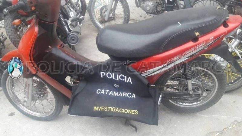 En un allanamiento encuentran una moto robada