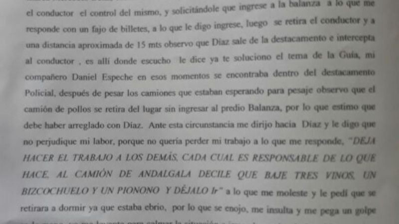 Denuncian a policía por agresión e intento de “coima”