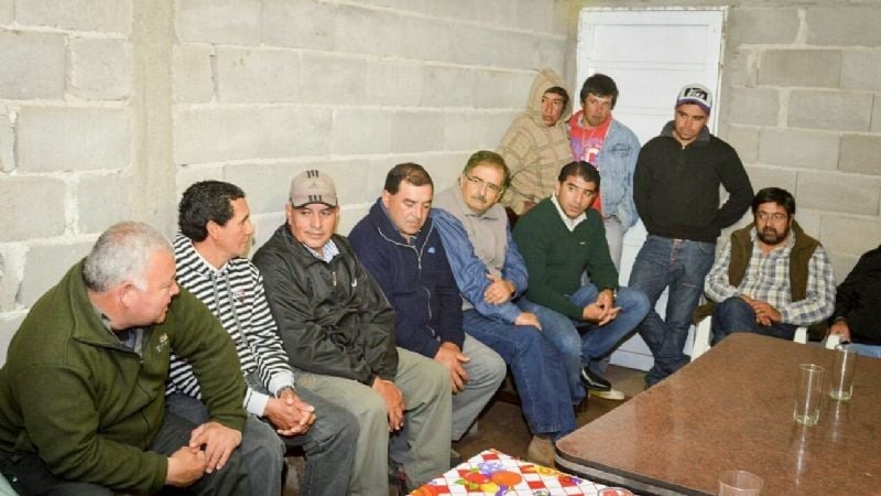 Gestionan equipamiento y semillas para productores del norte de Paclín