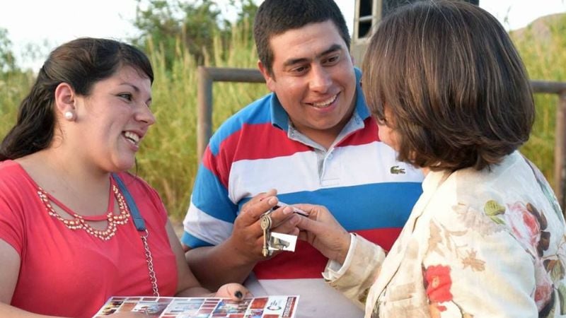 La Gobernadora inauguró obra para vecinos de FME