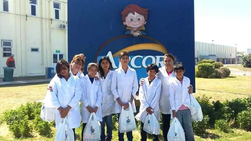 Escuelas de Las Toscas y La Parada visitaron Arcor Recreo