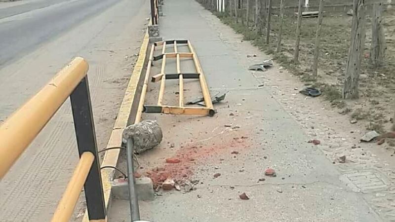 Accidente de motos y gresca en la vía pública