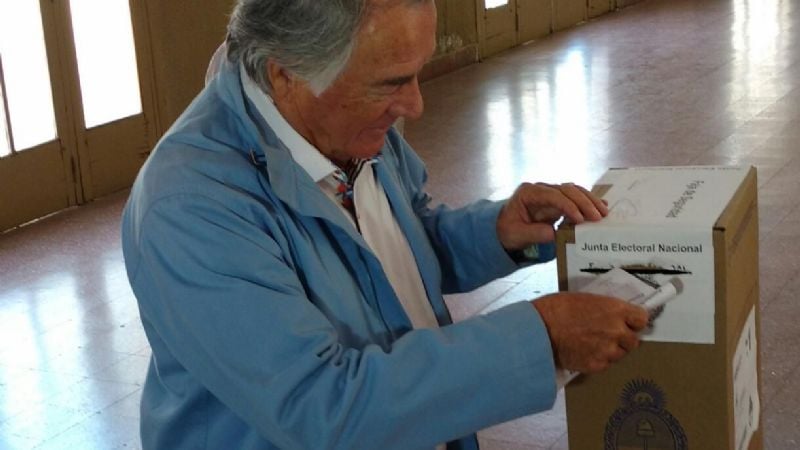 Barrionuevo ya votó
