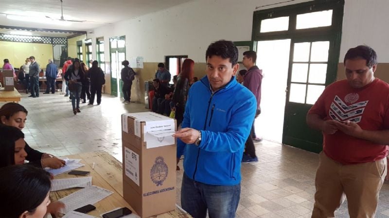 Ferreyra entre los primeros en votar