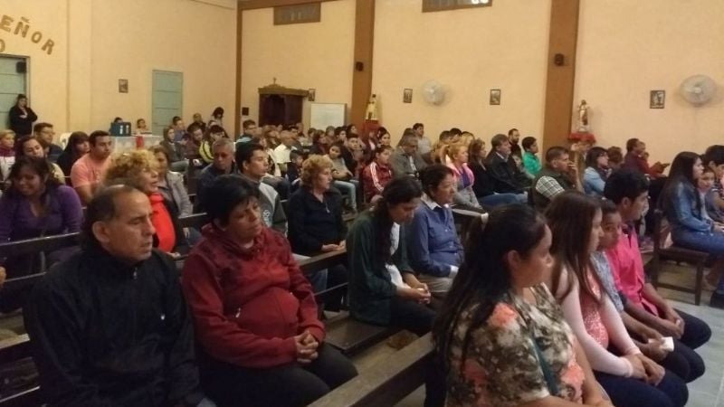 Con Misa y bautismos, celebraron a San Juan Pablo II