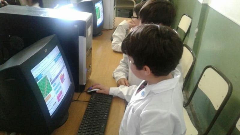 Escuelas participan de la campaña mundial “La Hora del Código”