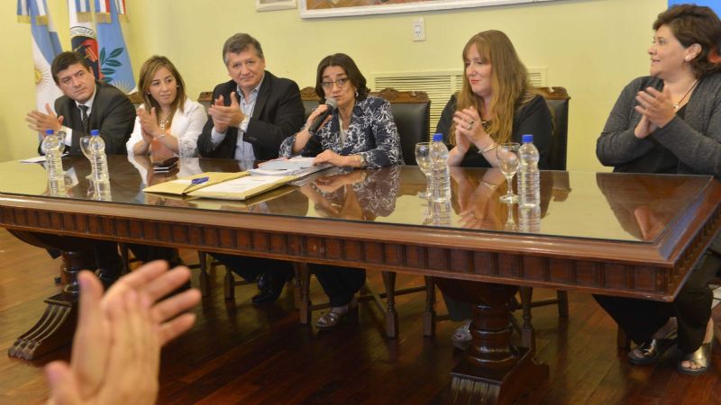 Lucía anunció la compra de un resonador para el Hospital San Juan Bautista