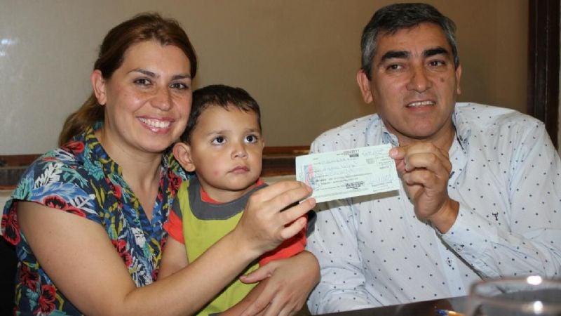 Guaraz donó 100 mil pesos para Fermín