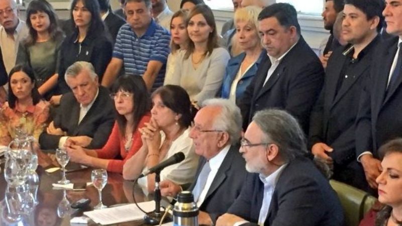 El FpV-PJ decidió no bajar al recinto y cargó contra la Justicia