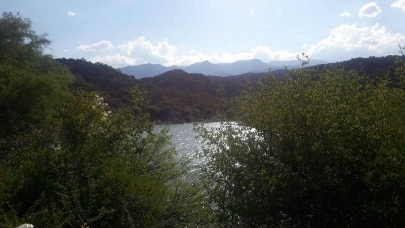 Rescatan a un menor que se bañaba en El Jumeal