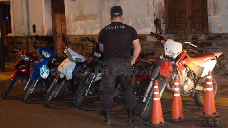 En tres horas, arrestan a dos jóvenes y secuestraron 40 motos