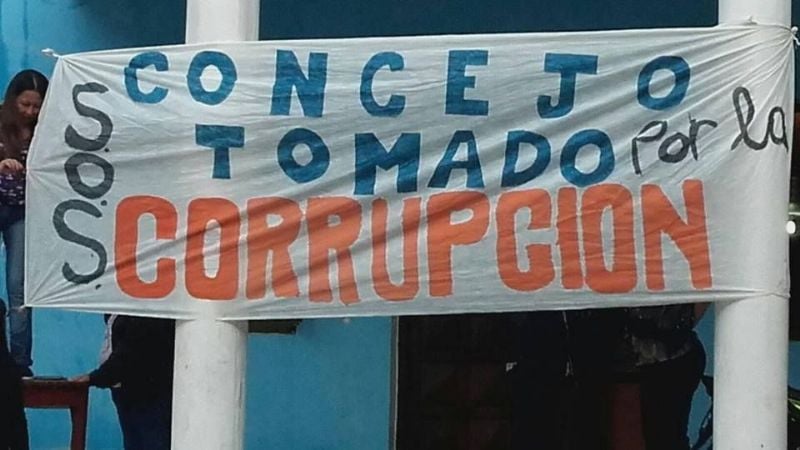 Toman CD de Valle Viejo y califican a las autoridades de “corruptas”