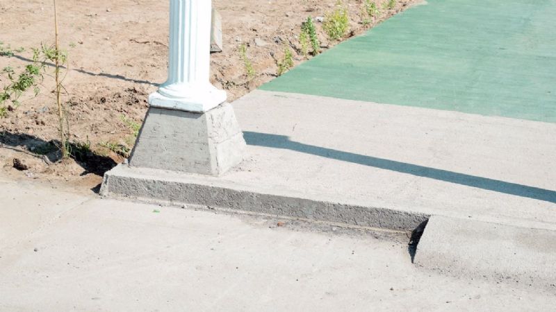 El Paseo "Faustino Lazarte" no está adecuado para discapacitados