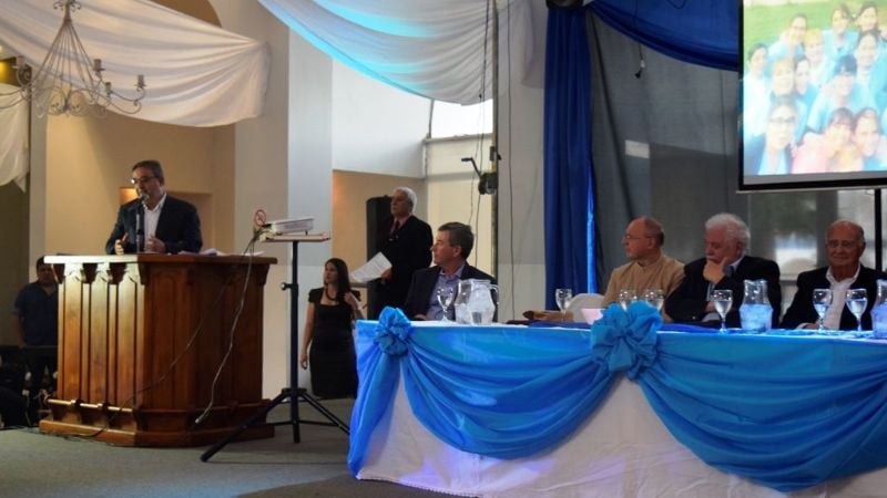 Jalil participó de la graduación de Enfermeros Universitarios de ATSA