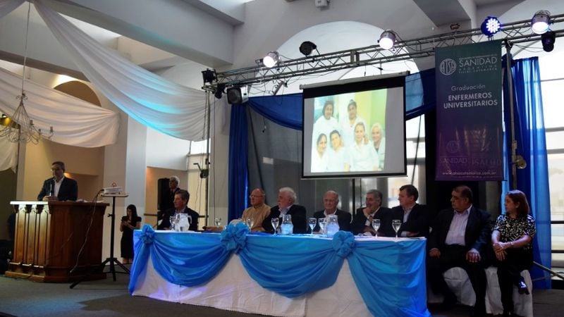 Jalil participó de la graduación de Enfermeros Universitarios de ATSA