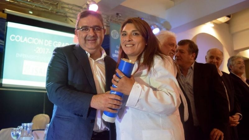 Jalil participó de la graduación de Enfermeros Universitarios de ATSA