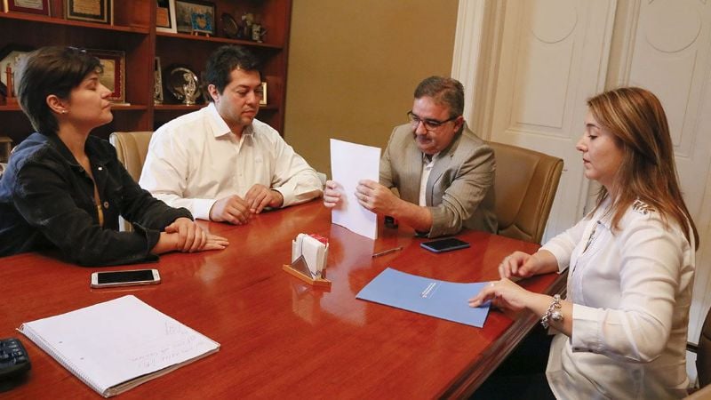 Convenio para capacitación y formación de profesionales de La Sala