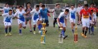EL FESTEJO  de los pibes chacareros con los tres trofeos obtenidos.