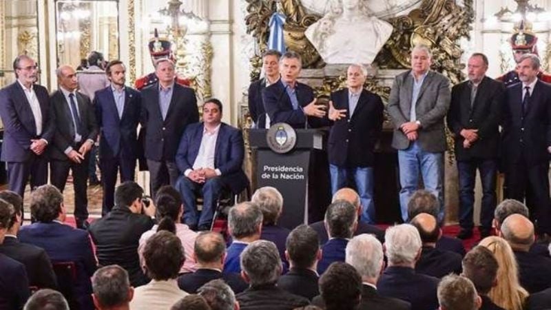Macri les pedirá a las provincias que ajusten el gasto
