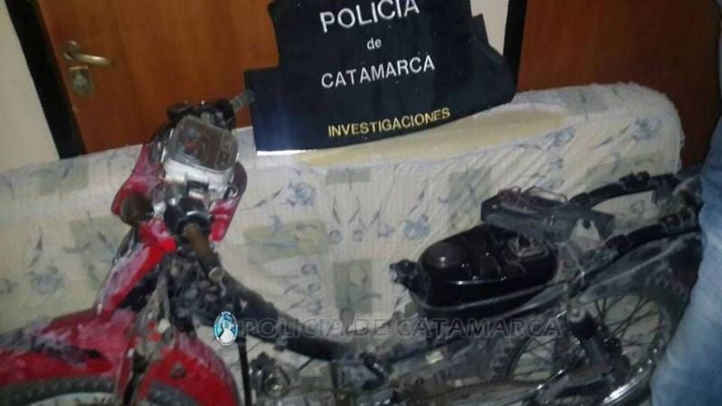 En un allanamiento encuentran una moto robada