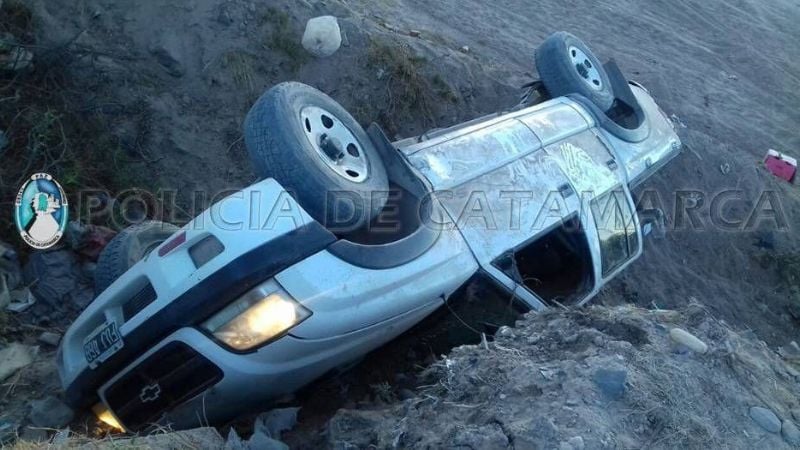Volcó una camioneta en Belén