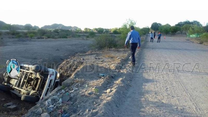 Volcó una camioneta en Belén