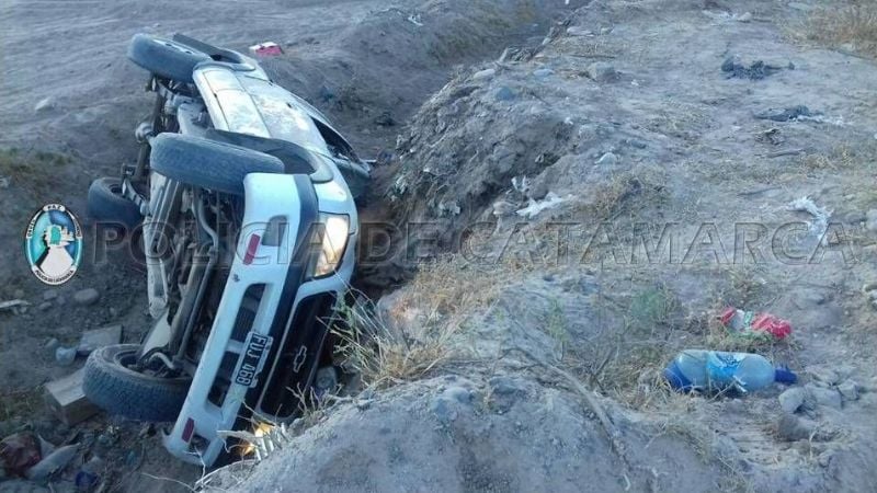 Volcó una camioneta en Belén