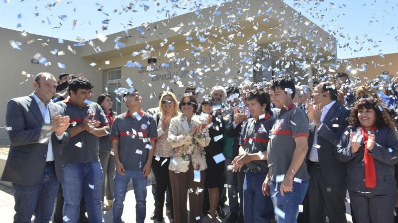 Lucía inauguró el imponente edificio de la Escuela Especial de Oficios