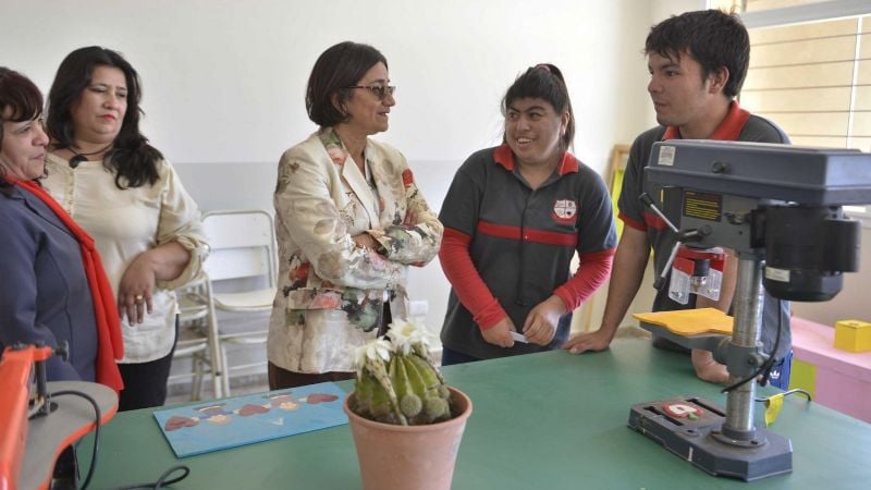 Lucía inauguró el imponente edificio de la Escuela Especial de Oficios