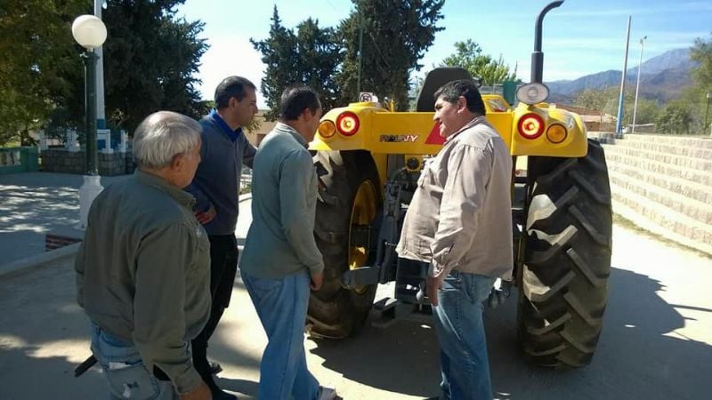 Nuevo tractor para Mutquín