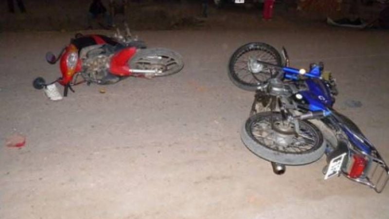 Chocaron dos motos conducidas por menores