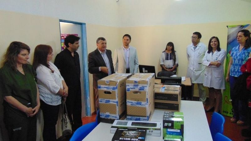 Inauguración de consultorios y entrega de equipamiento para el CUR