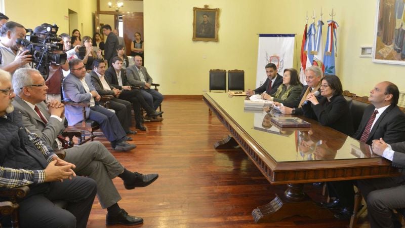 Lucía firmó un convenio de cooperación con el embajador libanés