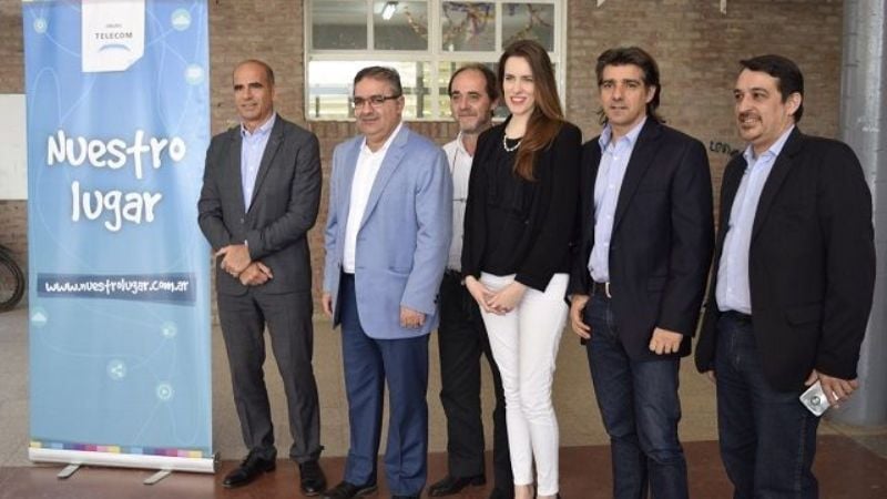 Capacitación para docentes sobre uso de celulares en el aula